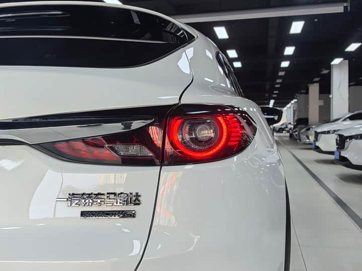 Photo 5 - Mazda CX-4