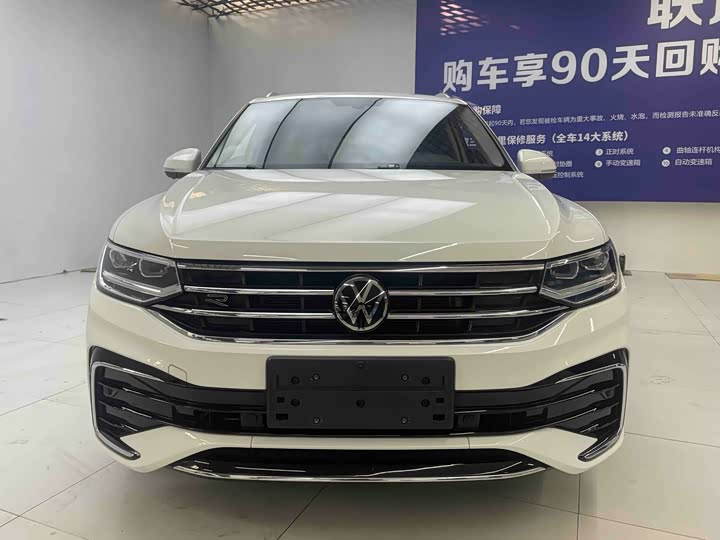 Фото 2 - Volkswagen Tiguan L Pro