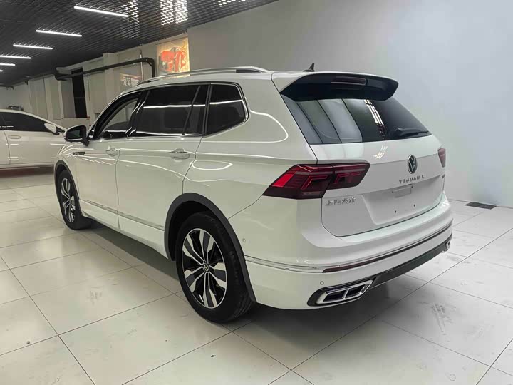 Фото 4 - Volkswagen Tiguan L Pro