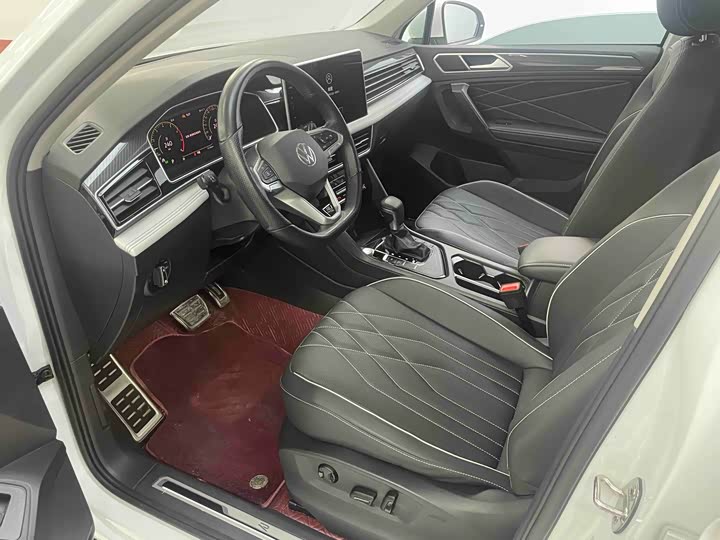 Фото 8 - Volkswagen Tiguan L Pro