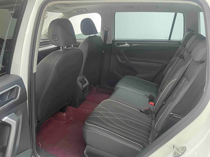 Фото 9 - Volkswagen Tiguan L Pro