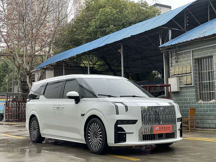 Фото 3 - Zeekr 009