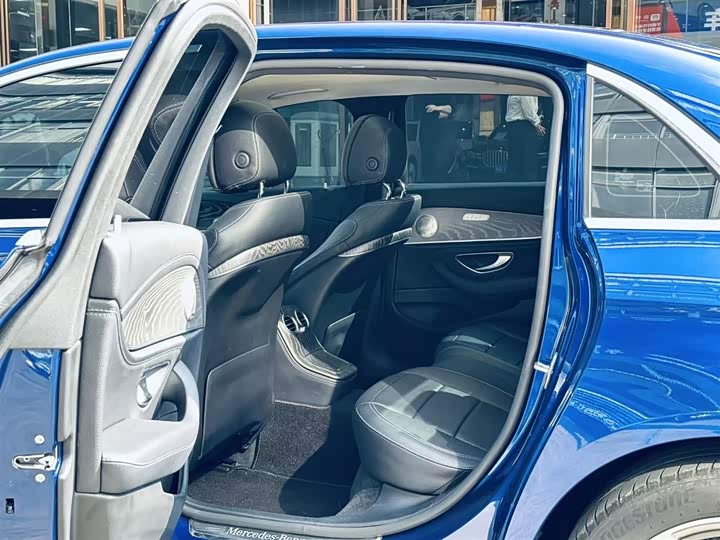 Photo 3 - Mercedes-Benz E-Class