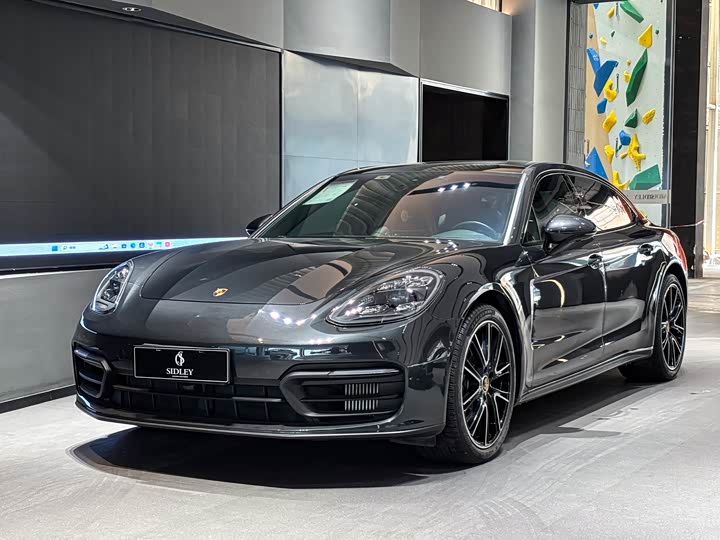 Photo 1 - Porsche Panamera