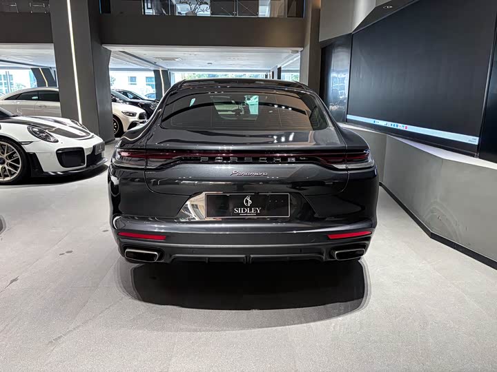 Photo 5 - Porsche Panamera