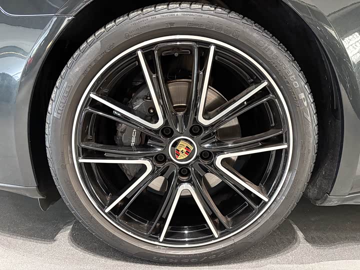 Photo 6 - Porsche Panamera