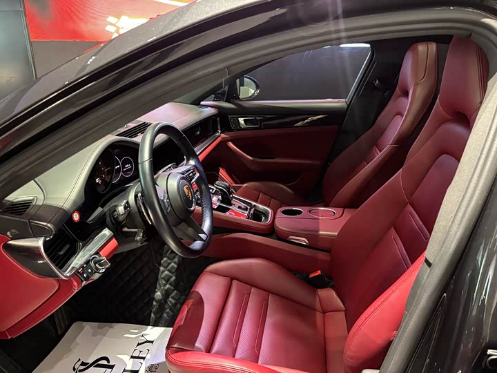 Photo 9 - Porsche Panamera