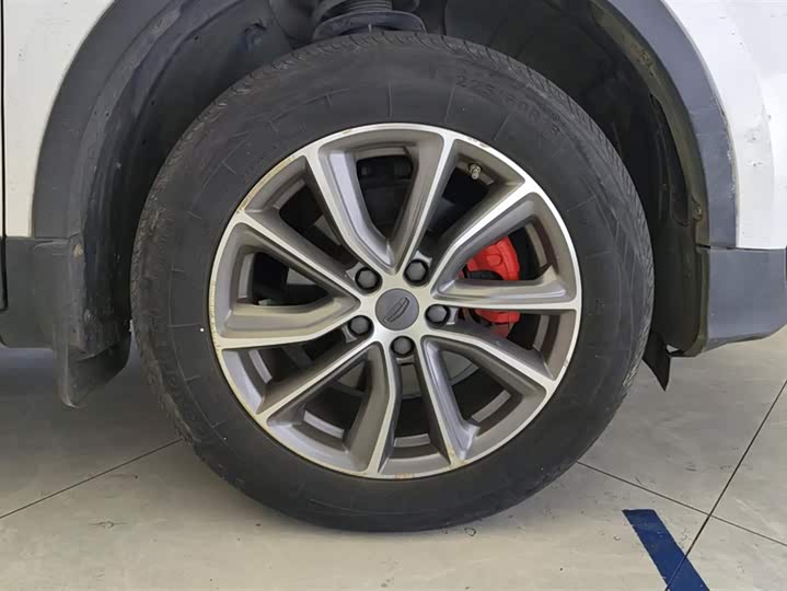 Фото 6 - Geely Atlas