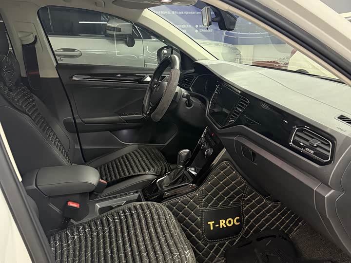 Фото 5 - Volkswagen T-Roc