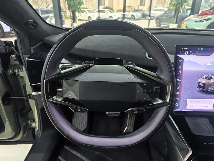 Фото 9 - HiPhi Z