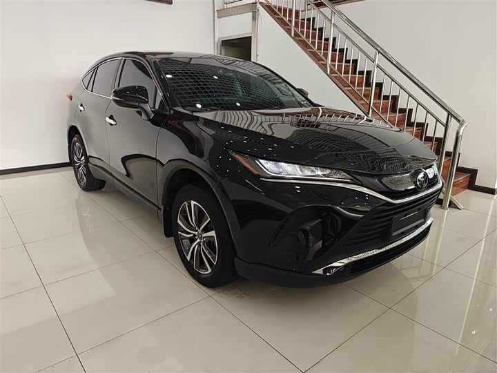 Photo 2 - Toyota Harrier