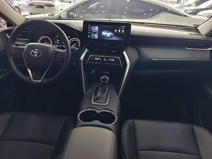 Photo 6 - Toyota Harrier