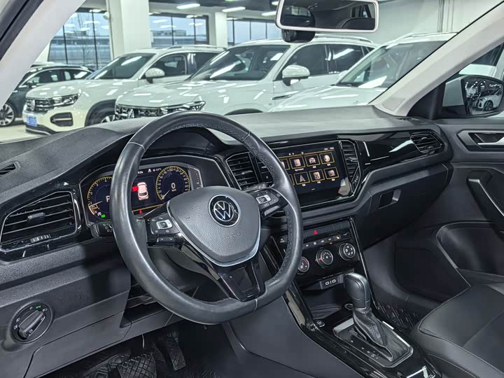 Фото 9 - Volkswagen T-Roc