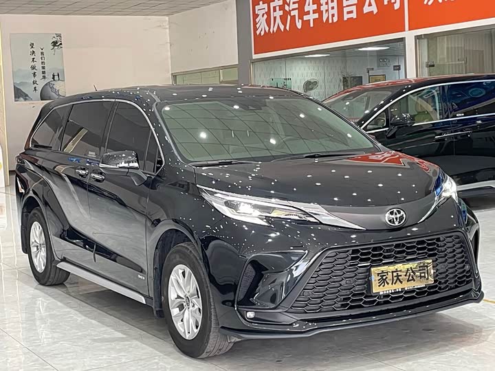 Фото 3 - Toyota Granvia