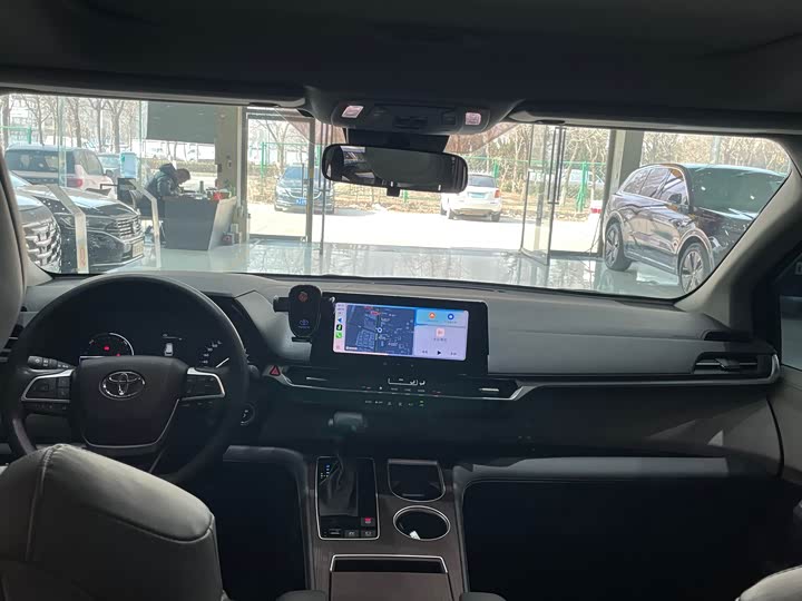 Фото 6 - Toyota Granvia