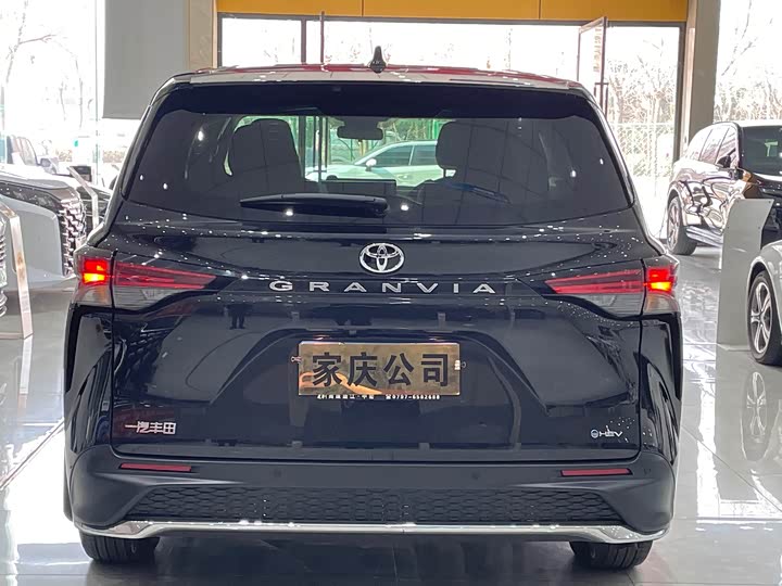 Фото 7 - Toyota Granvia