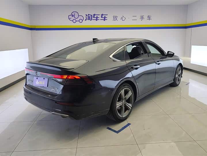 Фото 3 - Honda Accord