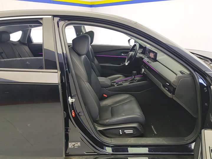 Фото 8 - Honda Accord