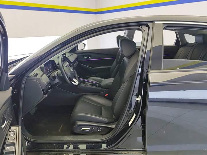 Фото 9 - Honda Accord