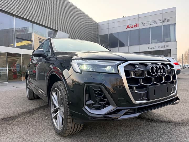 Фото 3 - Audi Q7