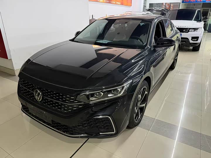 Фото 1 - Volkswagen Passat