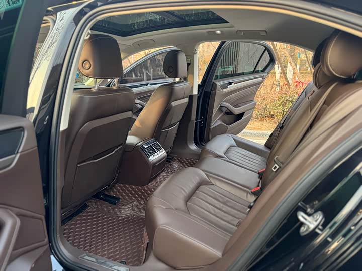 Фото 5 - Volkswagen Phideon