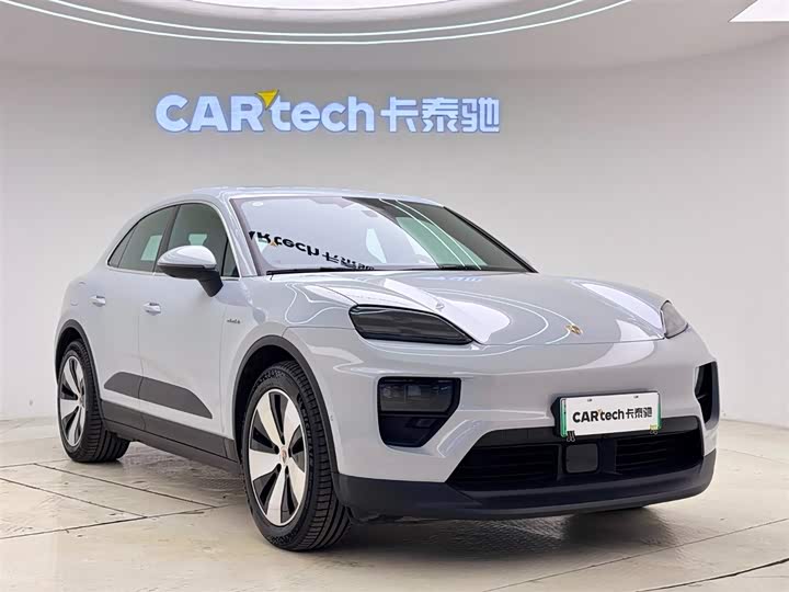 Фото 7 - Porsche Macan EV
