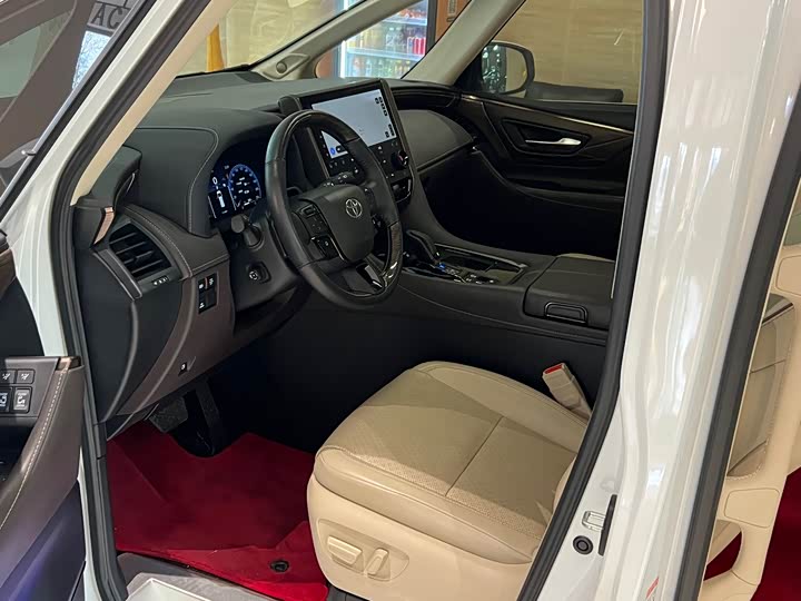 Photo 3 - Toyota Alphard