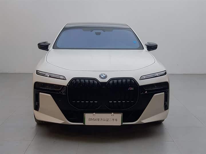 Фото 2 - BMW i7