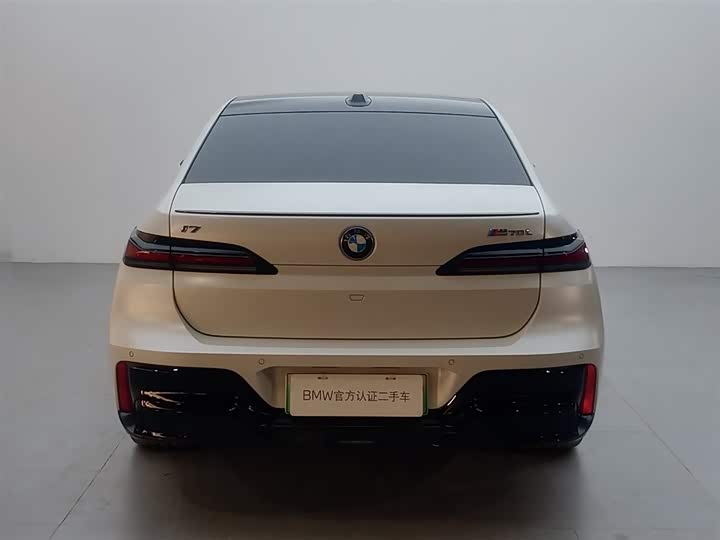 Фото 5 - BMW i7