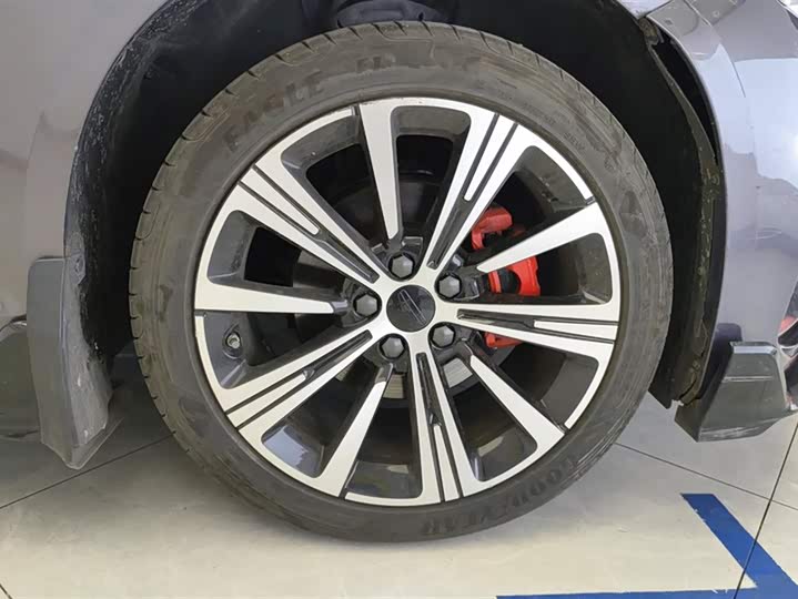 Фото 6 - Geely Preface