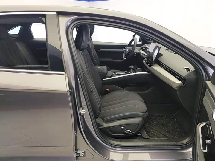 Фото 8 - Geely Preface