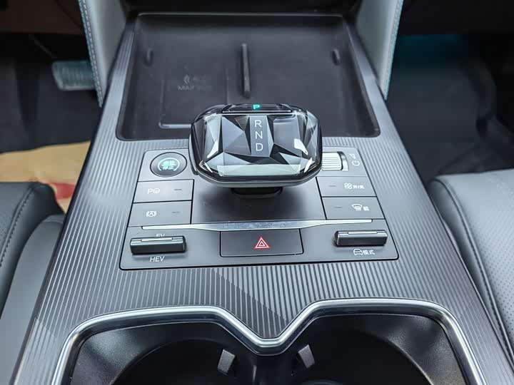 Фото 9 - BYD Song L DM-i Hybrid