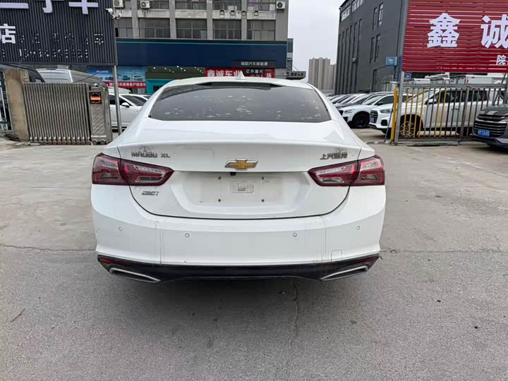 Фото 8 - Chevrolet Malibu XL