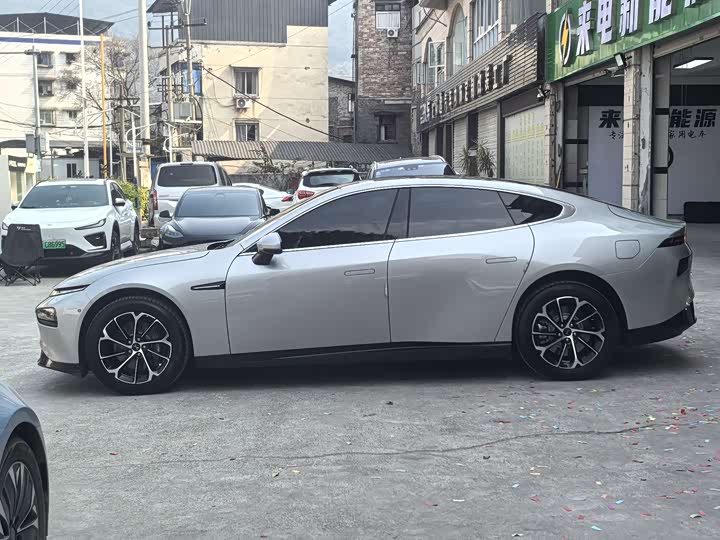 Фото 3 - XPeng P7