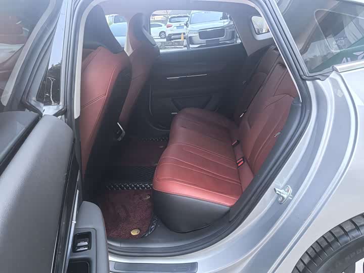 Фото 8 - XPeng P7