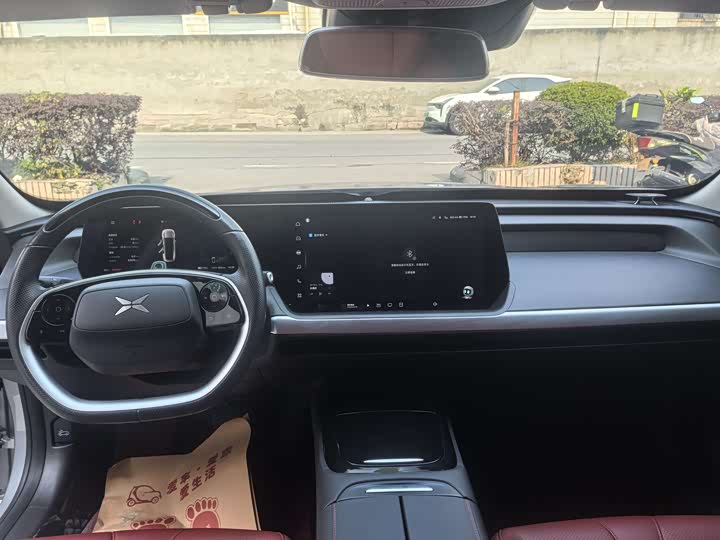 Фото 9 - XPeng P7