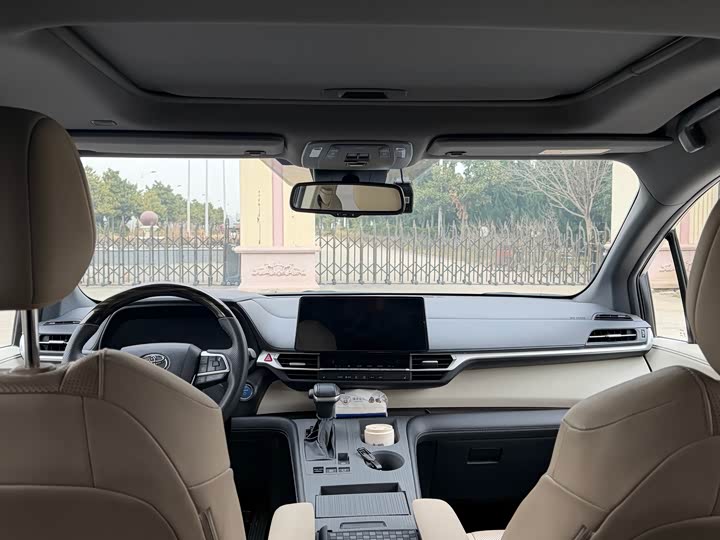 Фото 6 - Toyota Sienna