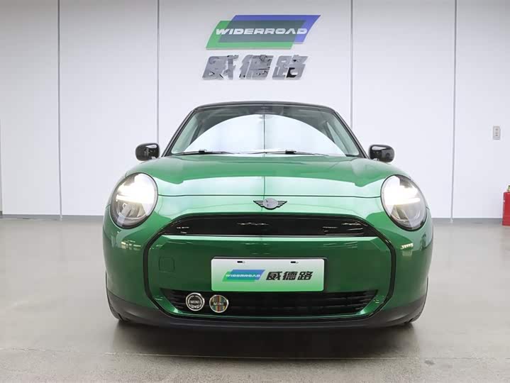 Photo 2 - Mini Cooper