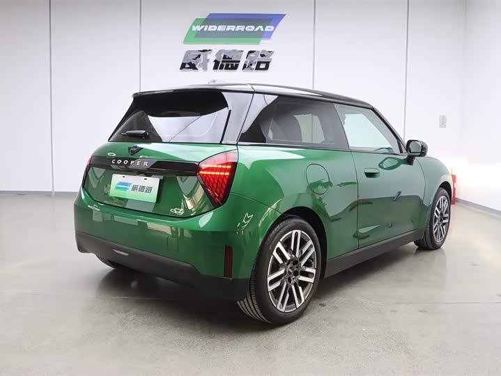 Photo 3 - Mini Cooper