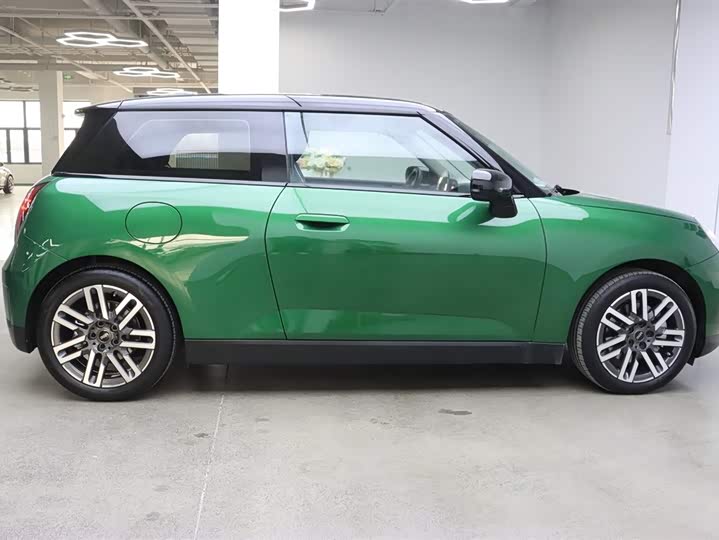 Photo 6 - Mini Cooper