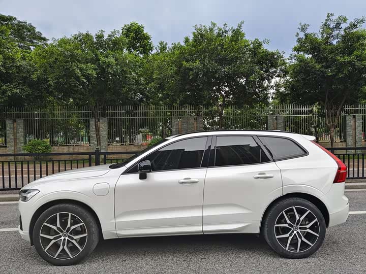 Фото 7 - Volvo XC60 Hybrid