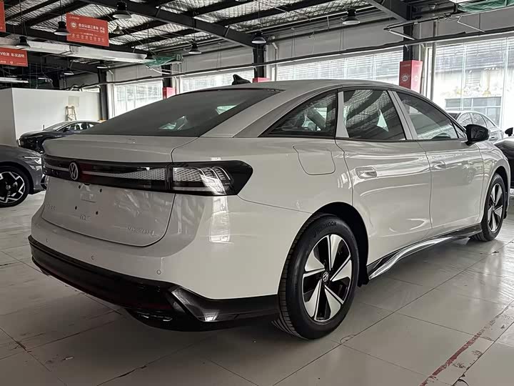 Photo 4 - Volkswagen ID.7 Vizzion