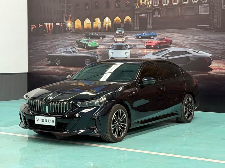 Фото 1 - BMW 5 Series