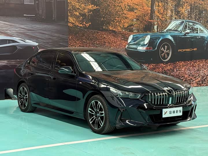 Фото 2 - BMW 5 Series