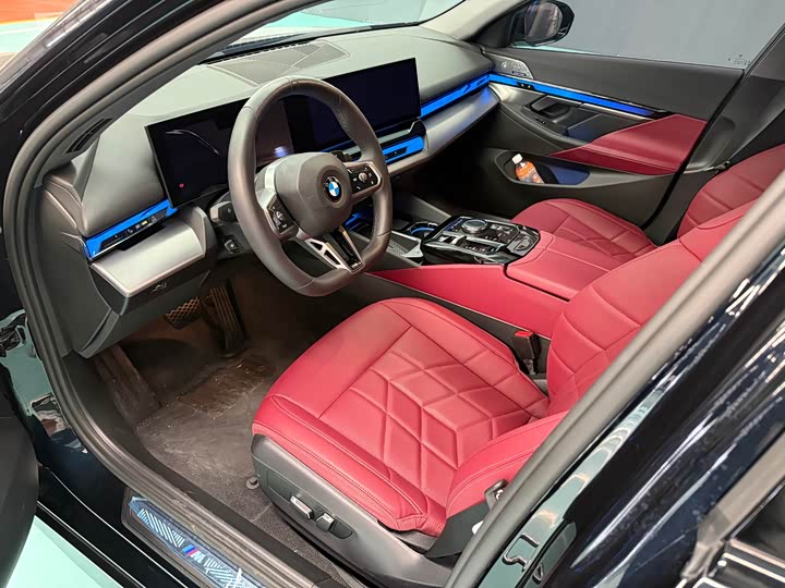 Фото 3 - BMW 5 Series