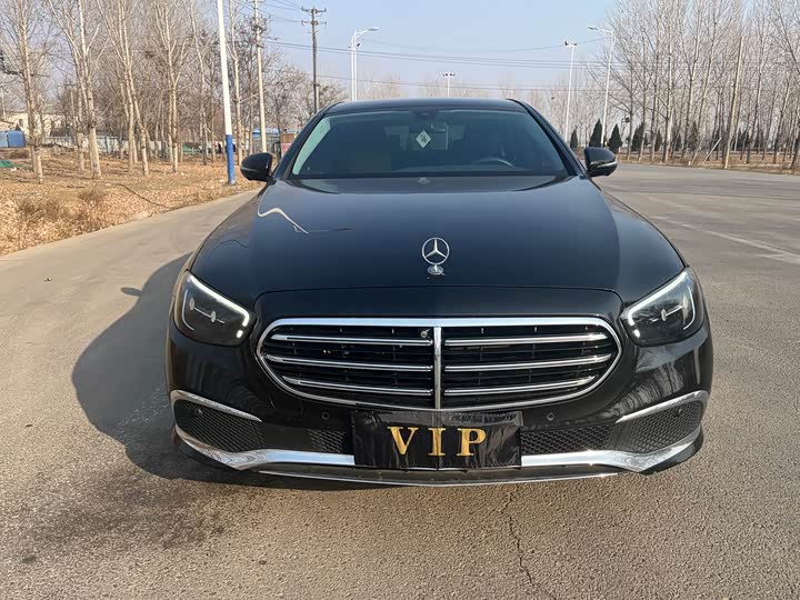 Фото 2 - Mercedes-Benz E-Class