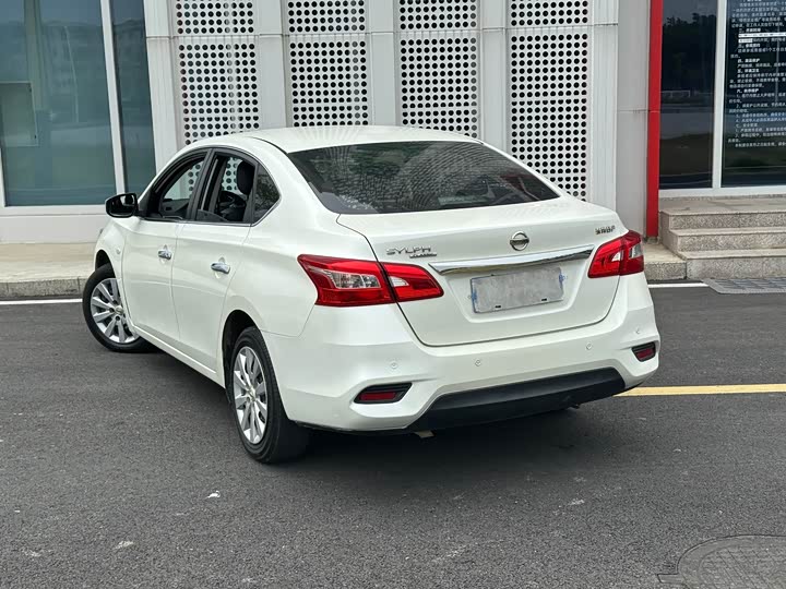Фото 3 - Nissan Sylphy