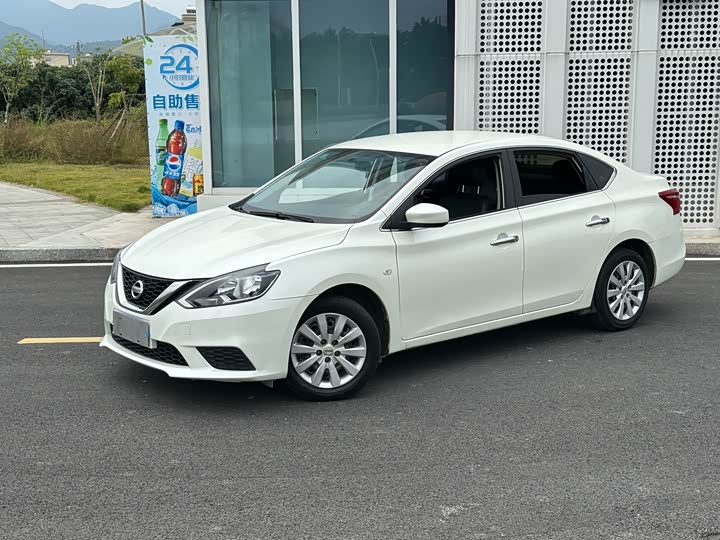 Фото 4 - Nissan Sylphy