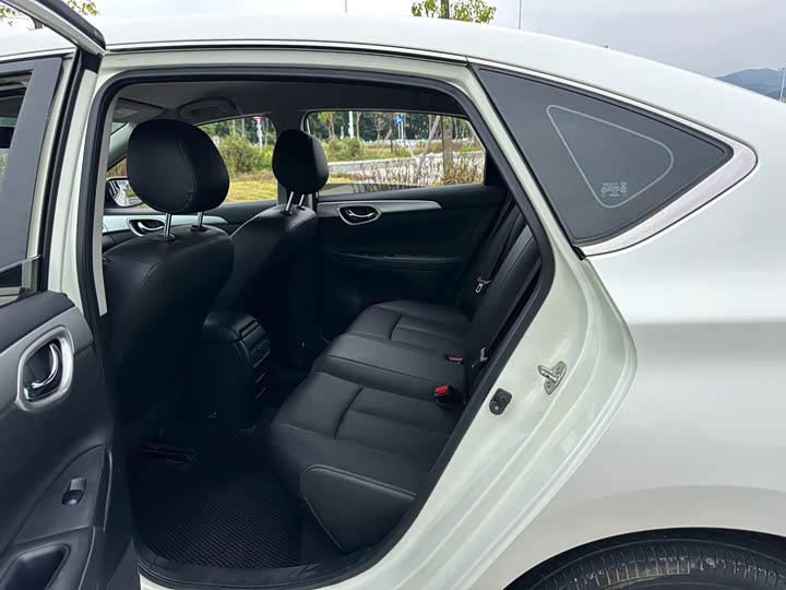 Фото 8 - Nissan Sylphy